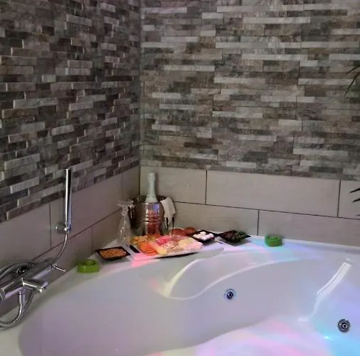 Dimora Felice 3* אוסטוני